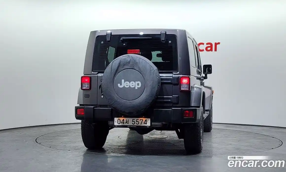 Jeep Wrangler 2017 3.6 автомат (гидро), фото 4