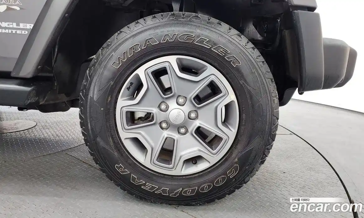 Jeep Wrangler 2017 3.6 автомат (гидро), фото 5