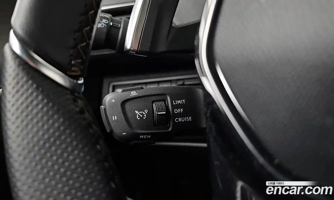 Peugeot 5008 2024 1.2 автомат (гидро), фото 19