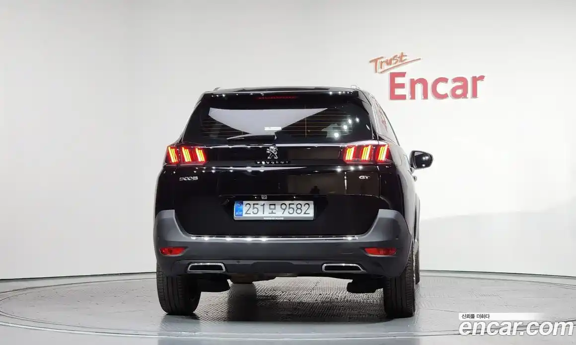 Peugeot 5008 2024 1.2 автомат (гидро), фото 4
