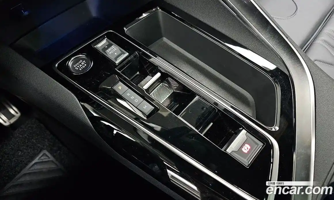 Peugeot 5008 2024 1.2 автомат (гидро), фото 9
