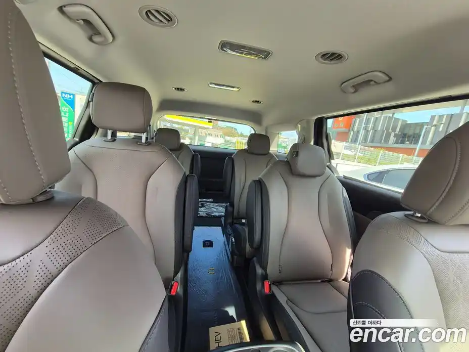 Kia Carnival 2025 1.6 автомат (гидро), фото 18
