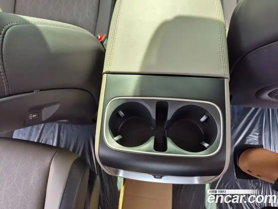 Kia Carnival 2025 1.6 автомат (гидро), фото 8