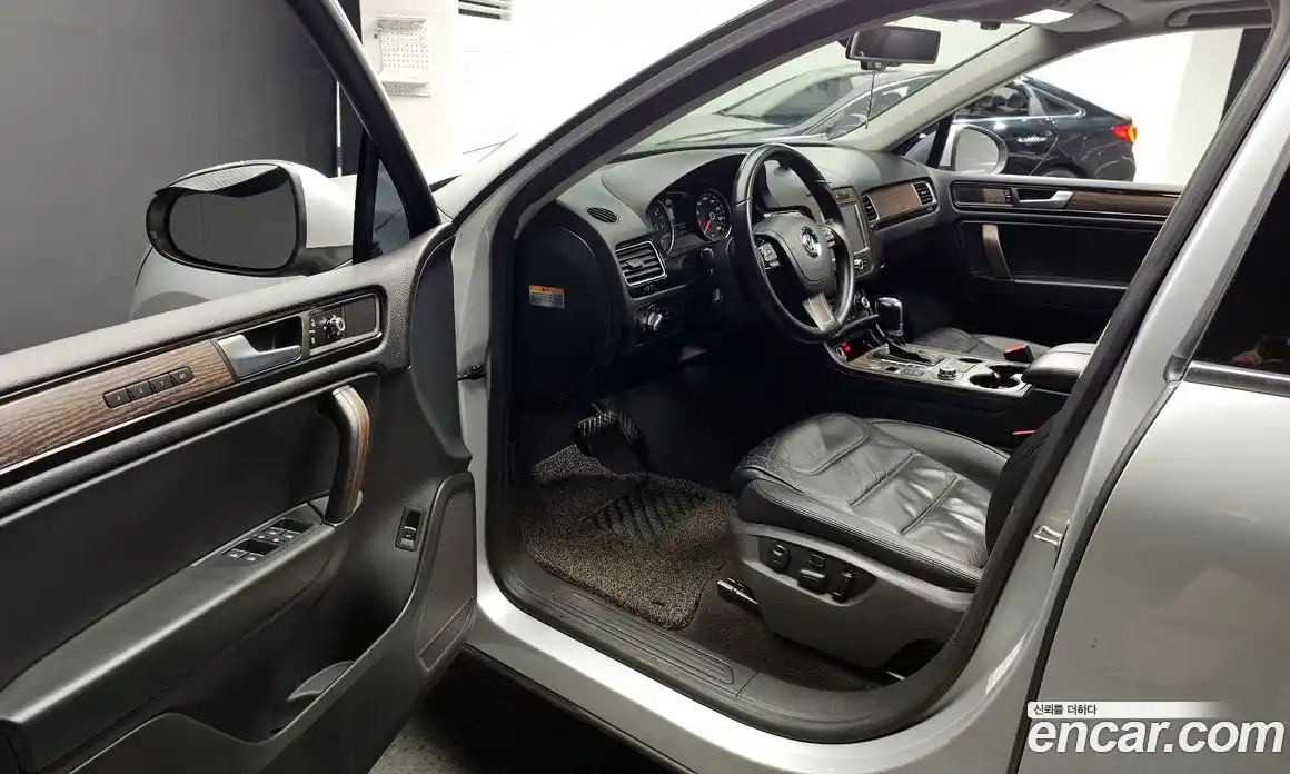 Volkswagen Touareg 2013 3.0 автомат (гидро), фото 10