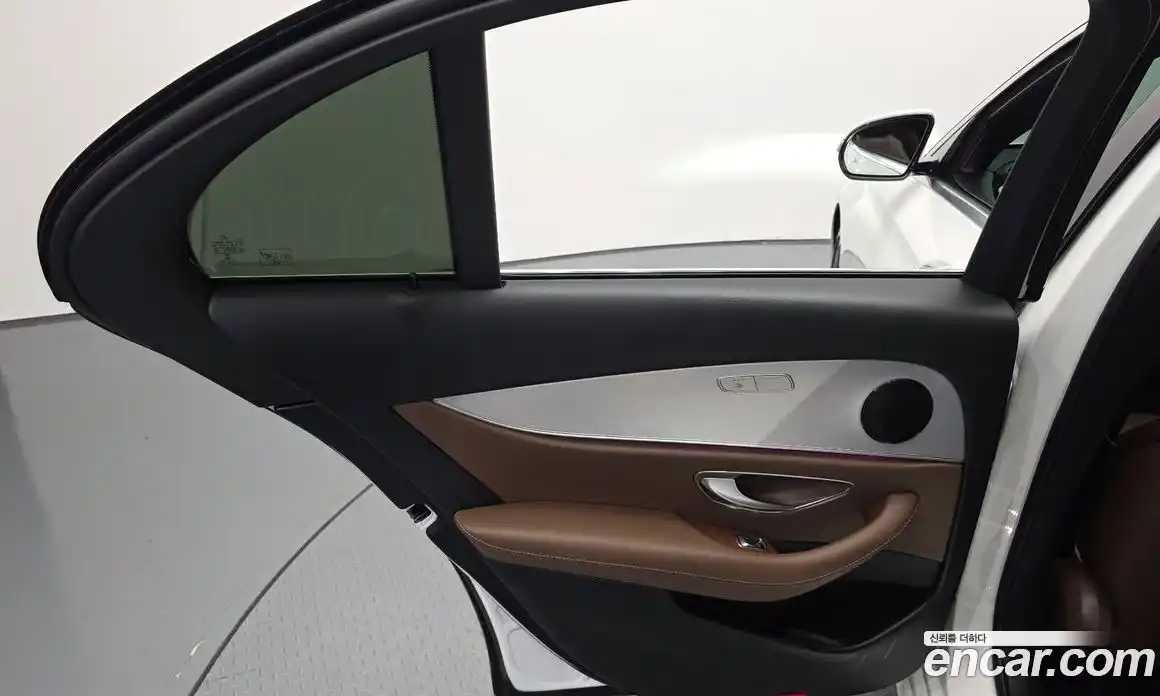 Mercedes-Benz E-Class 2021 2.0 автомат (гидро), фото 15