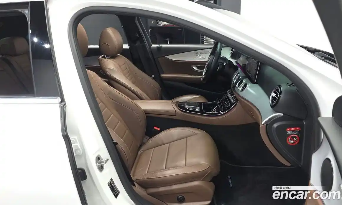 Mercedes-Benz E-Class 2021 2.0 автомат (гидро), фото 17