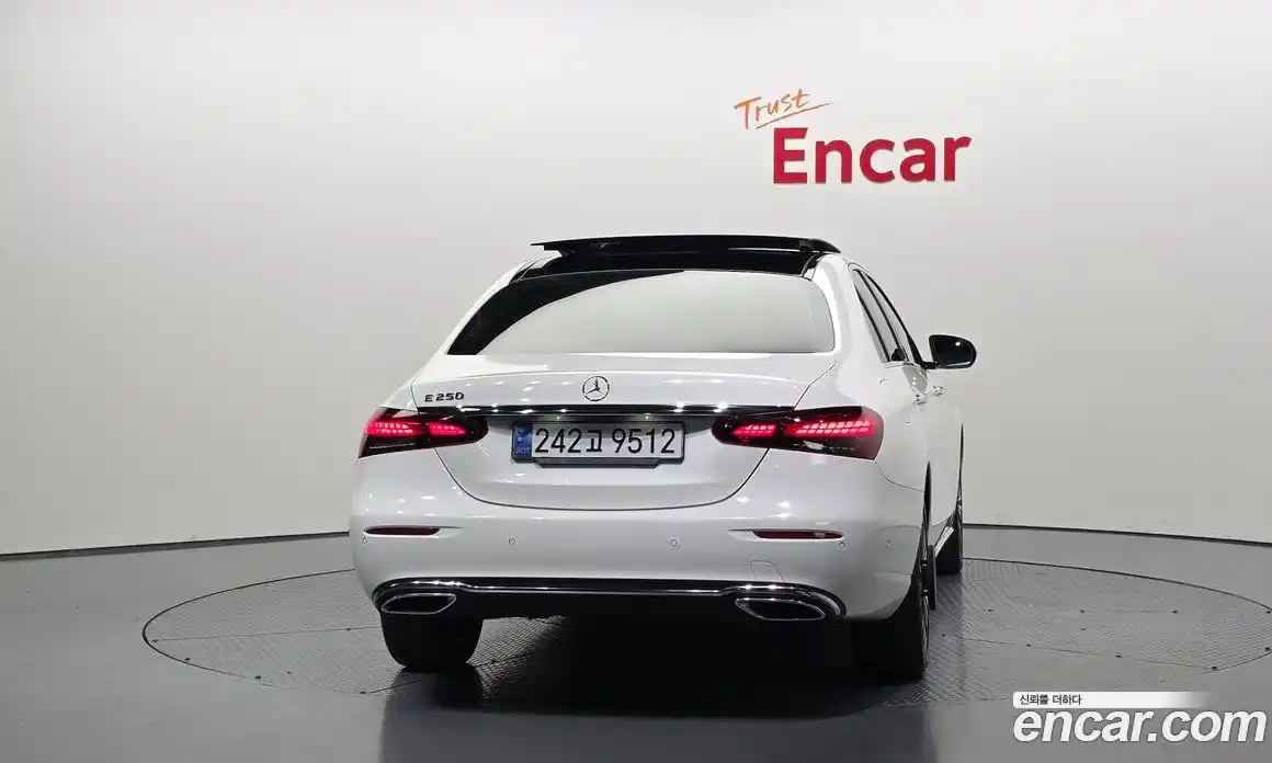 Mercedes-Benz E-Class 2021 2.0 автомат (гидро), фото 4