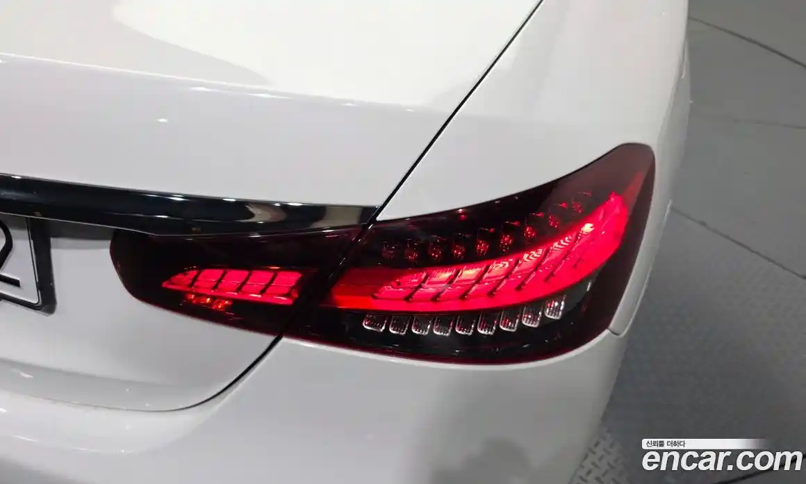 Mercedes-Benz E-Class 2021 2.0 автомат (гидро), фото 9