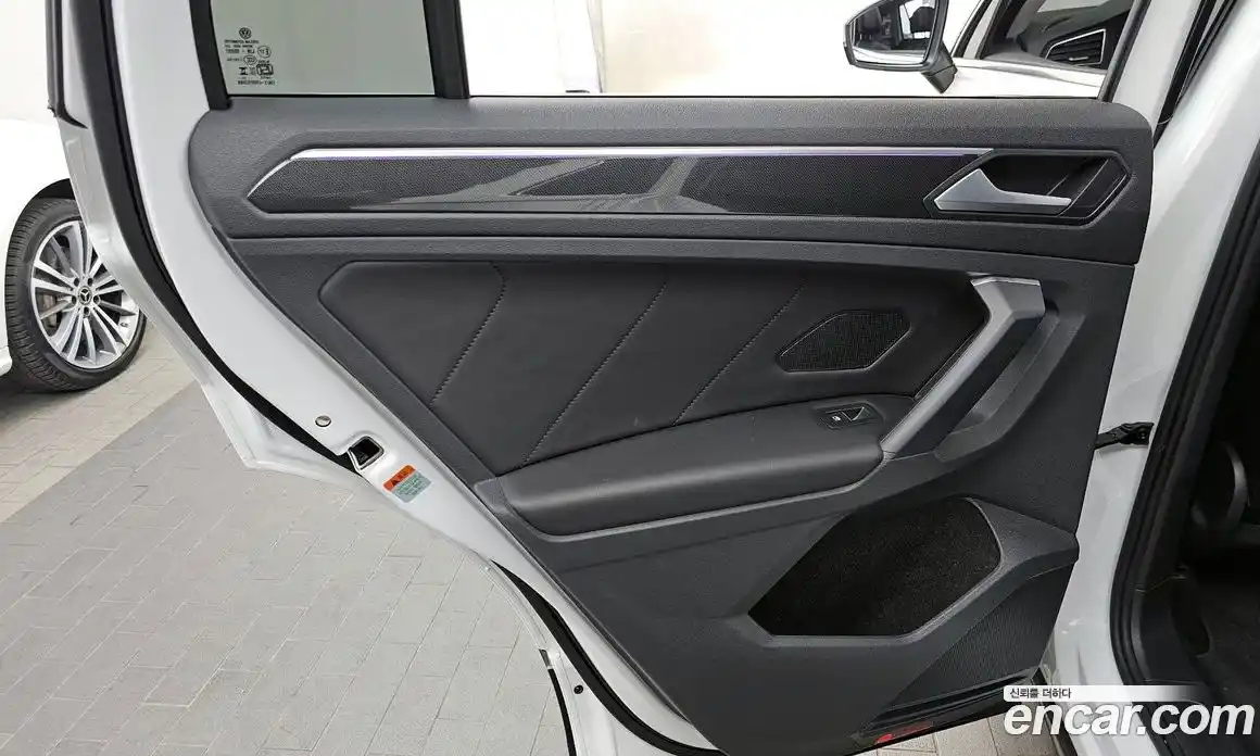 Volkswagen Tiguan 2024 2.0 автомат (гидро), фото 15