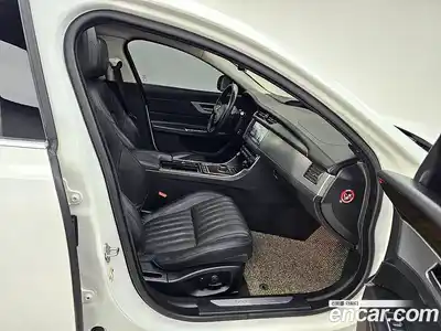 Jaguar XF 2016 2.0 автомат (гидро), миниатюра 11 Jaguar XF 2016 2.0 автомат (гидро), миниатюра 11