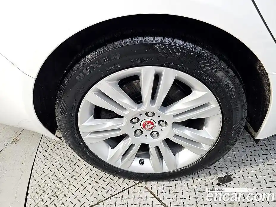 Jaguar XF 2016 2.0 автомат (гидро), фото 20 Jaguar XF 2016 2.0 автомат (гидро), фото 20