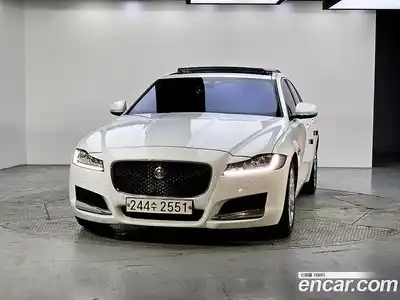 Jaguar XF 2016 2.0 автомат (гидро), миниатюра 2 Jaguar XF 2016 2.0 автомат (гидро), миниатюра 2