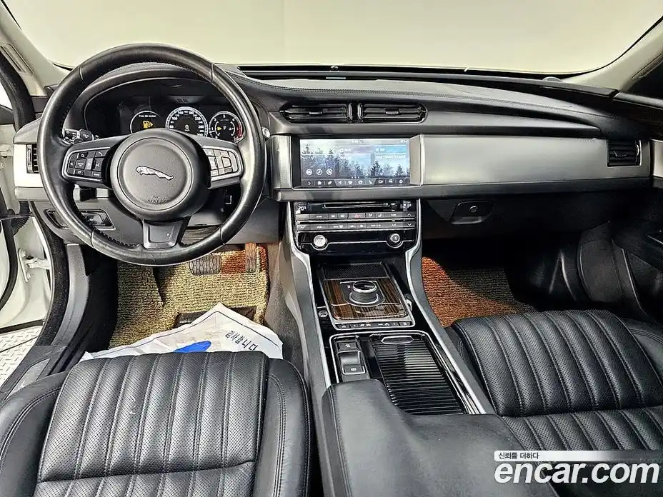 Jaguar XF 2016 2.0 автомат (гидро), фото 5 Jaguar XF 2016 2.0 автомат (гидро), фото 5