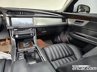 Jaguar XF 2016 2.0 автомат (гидро), миниатюра 10 Jaguar XF 2016 2.0 автомат (гидро), миниатюра 10