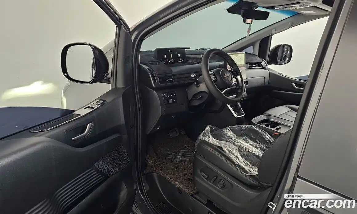 Hyundai Staria 2025 2.2 автомат (гидро), фото 12