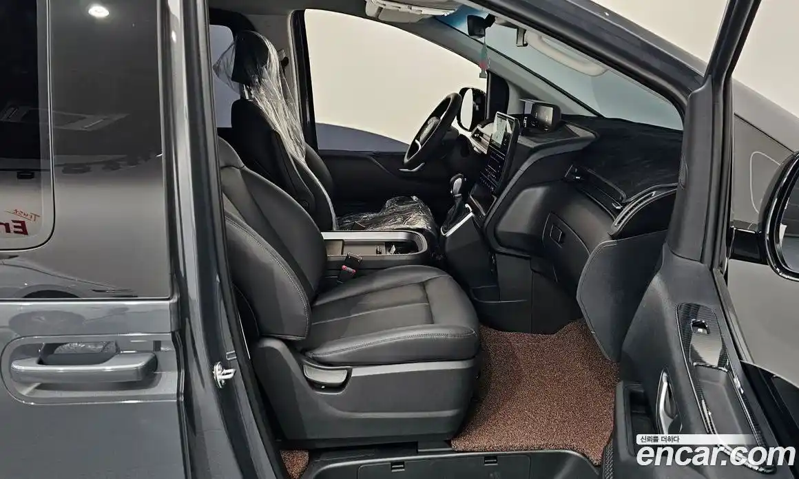 Hyundai Staria 2025 2.2 автомат (гидро), фото 15