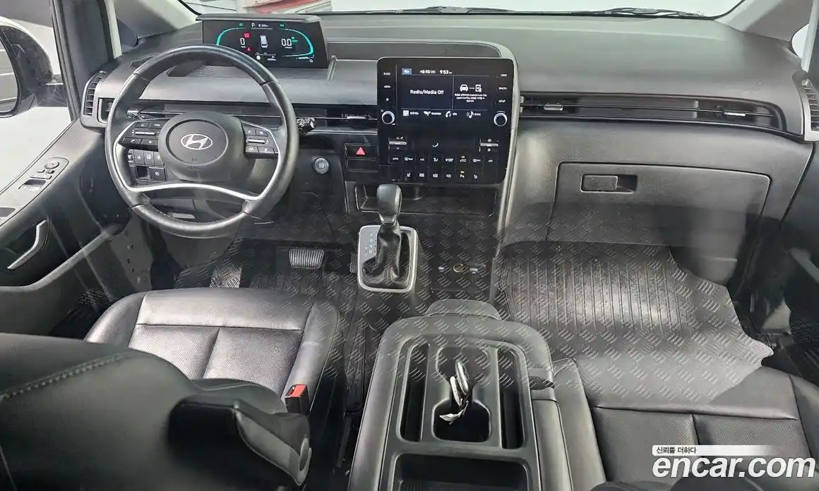Hyundai Staria 2024 1.6 автомат (гидро), фото 23