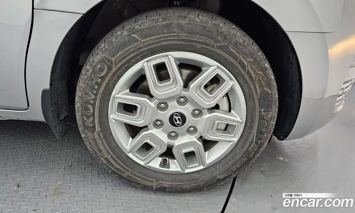 Hyundai Staria 2024 1.6 автомат (гидро), фото 4