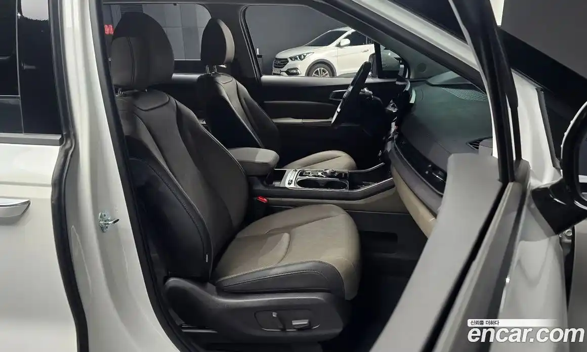 Kia Carnival 2025 1.6 автомат (гидро), фото 12