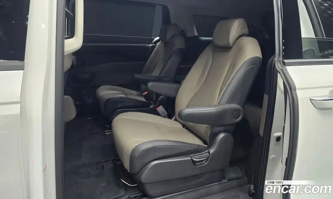 Kia Carnival 2025 1.6 автомат (гидро), фото 17