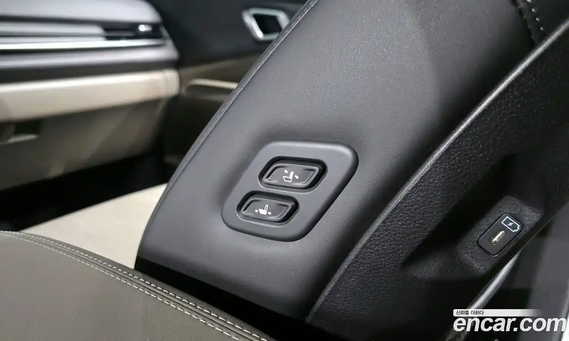 Kia Carnival 2025 1.6 автомат (гидро), фото 27