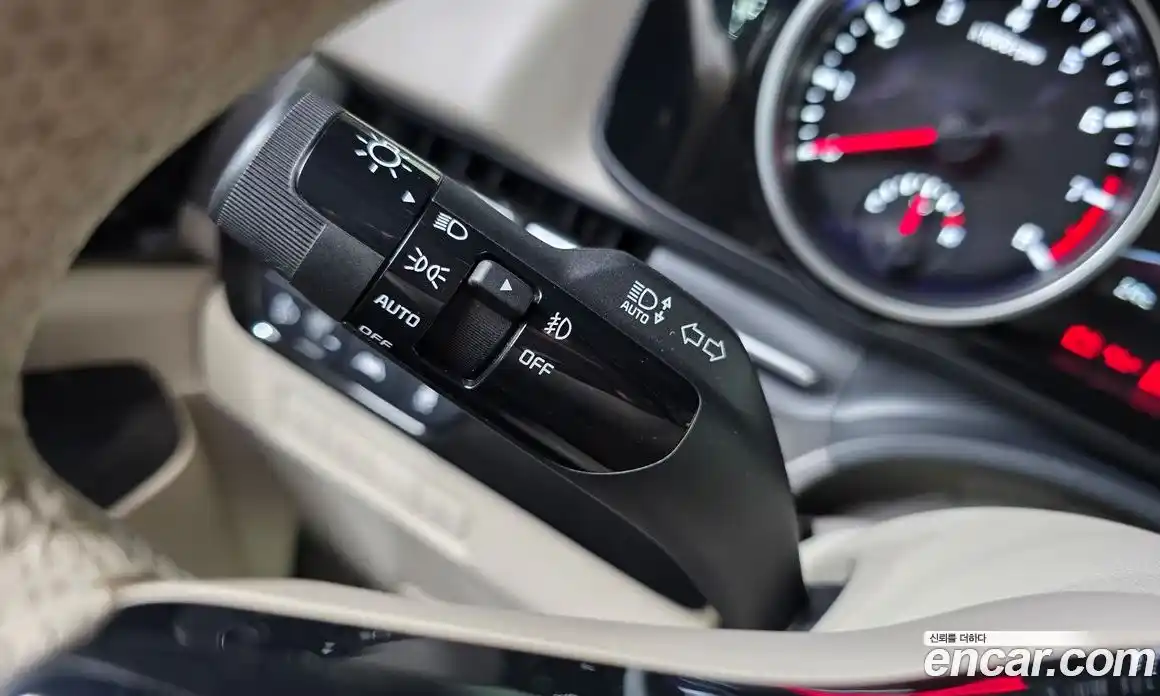 Kia Carnival 2023 3.5 автомат (гидро), фото 26