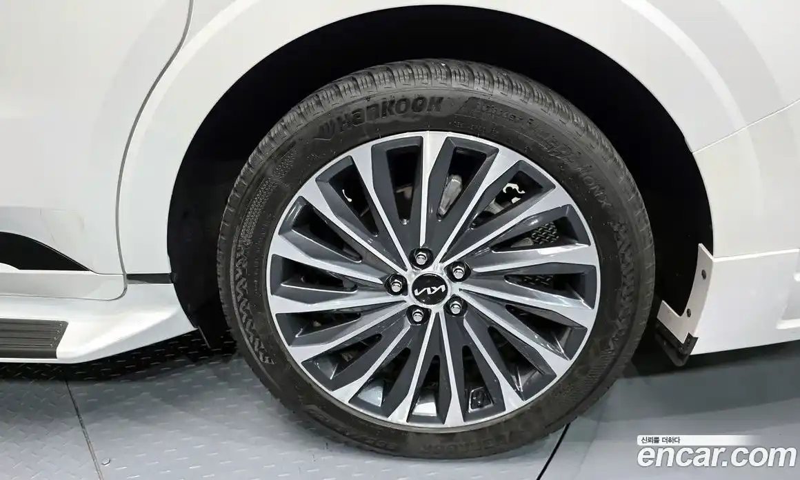 Kia Carnival 2023 3.5 автомат (гидро), фото 7
