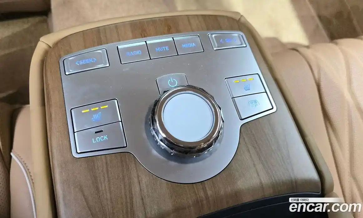 Genesis G80 2025 2.5 автомат (гидро), фото 24