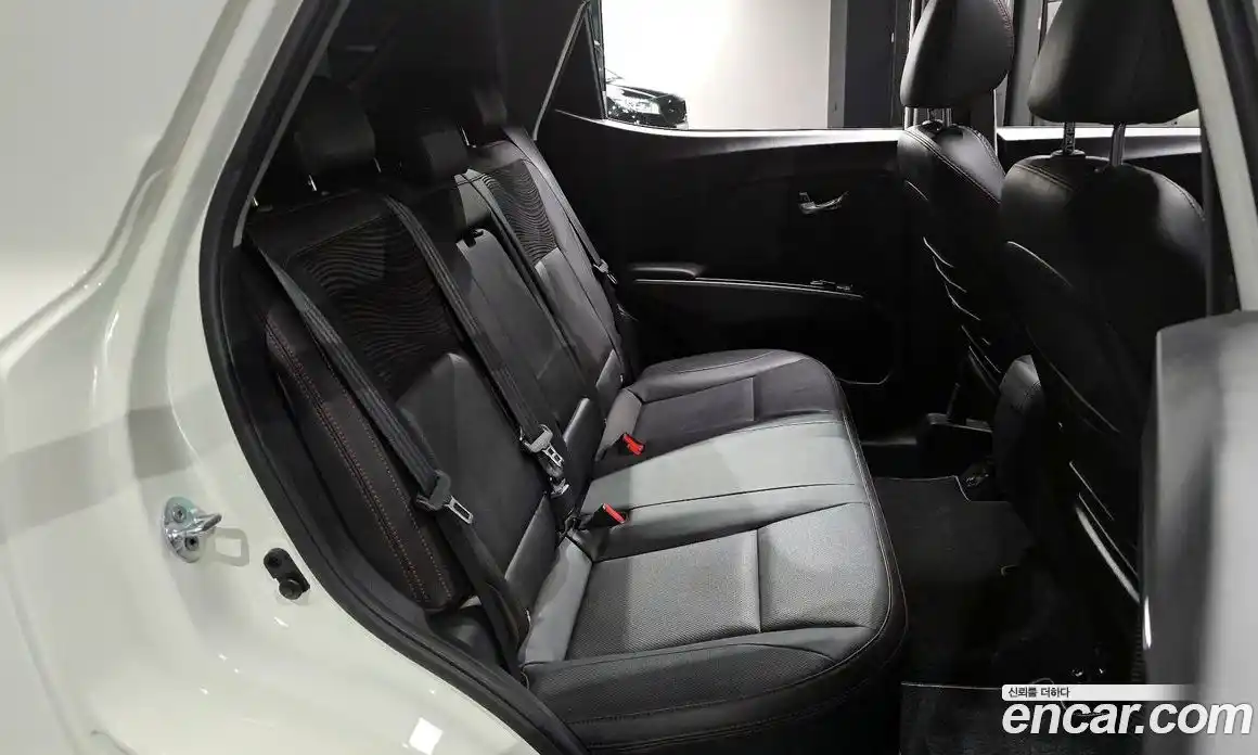SsangYong TIBOLI 2017 1.6 автомат (гидро), фото 17
