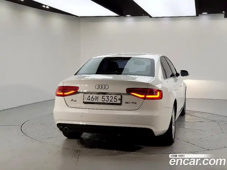 Audi A4 2015 2.0 автомат (гидро), фото 3
