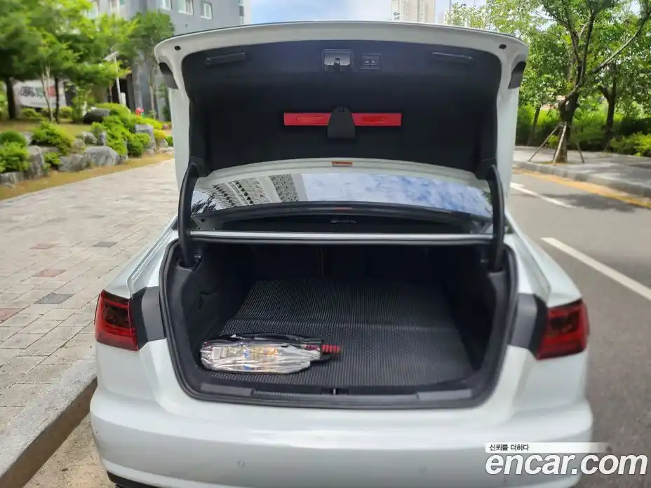 Audi A6 2015 2.0 автомат (гидро), фото 16