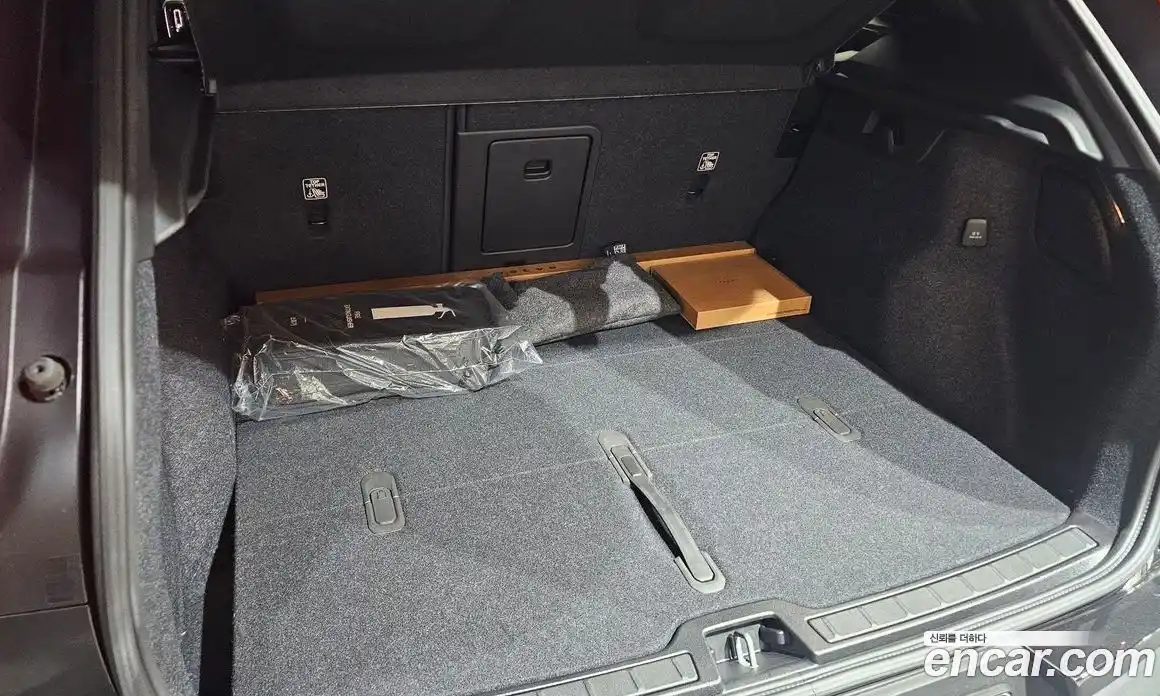 Volvo XC40 2025 2.0 автомат (гидро), фото 29