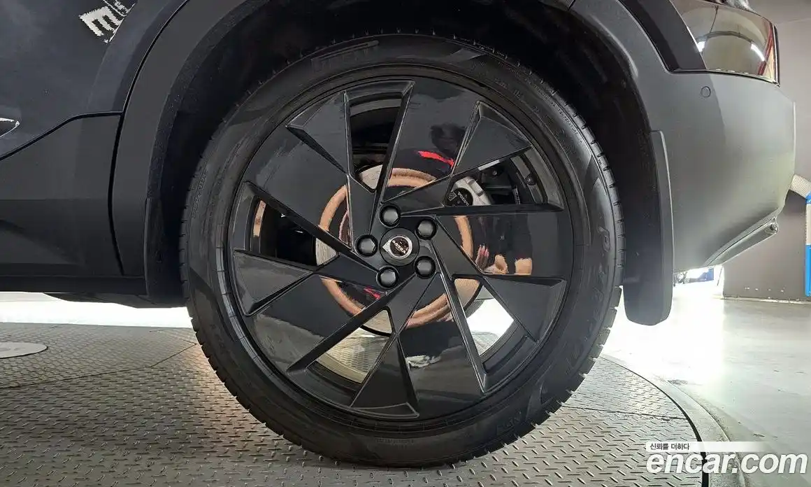 Volvo XC40 2025 2.0 автомат (гидро), фото 7