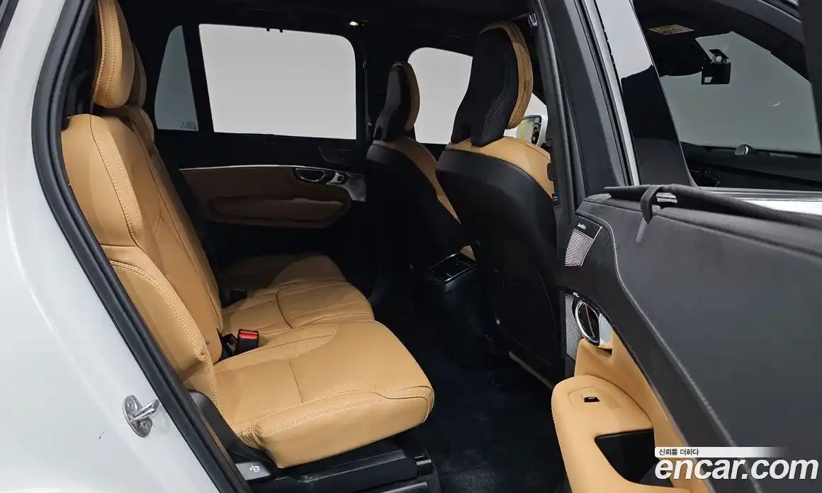 Volvo XC90 2025 2.0 автомат (гидро), фото 16