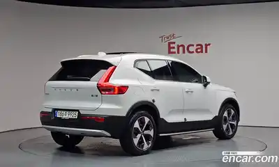 Volvo XC40, 2023, 15 967 км