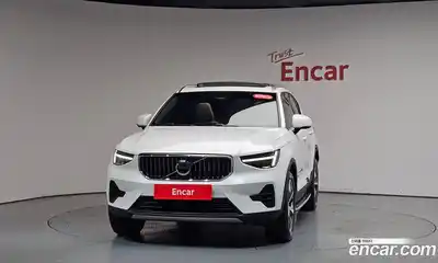 Volvo XC40 2023 2.0 автомат (гидро), миниатюра 2