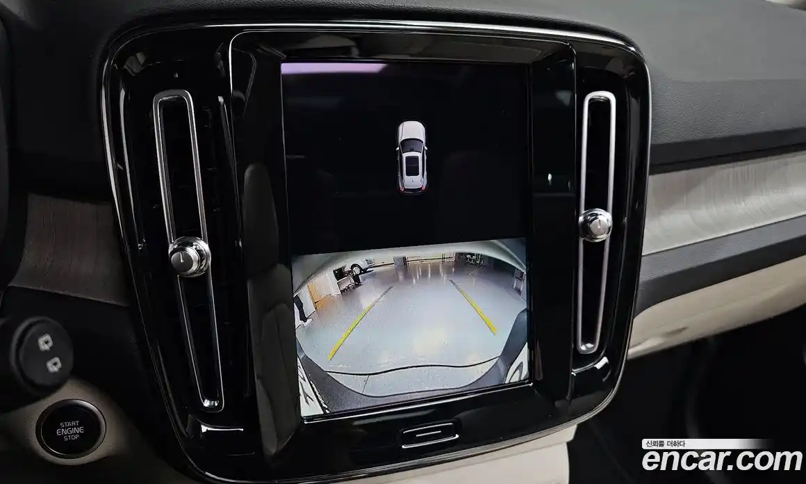 Volvo XC40 2023 2.0 автомат (гидро), фото 29