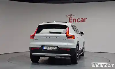 Volvo XC40 2023 2.0 автомат (гидро), миниатюра 3