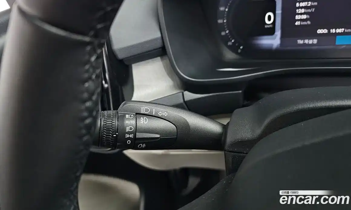 Volvo XC40 2023 2.0 автомат (гидро), фото 33