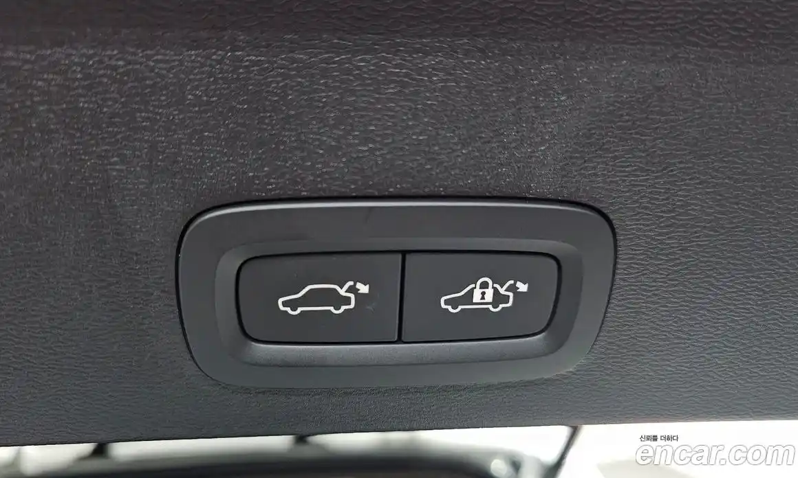 Volvo XC40 2023 2.0 автомат (гидро), фото 38