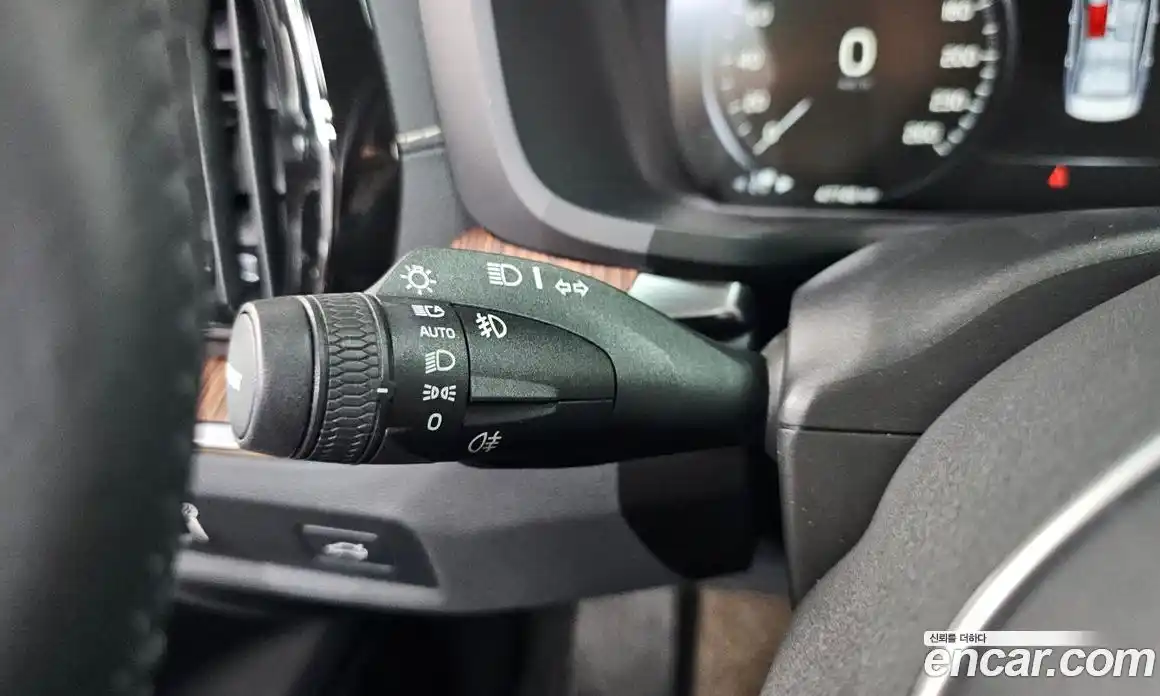 Volvo S60 2021 2.0 автомат (гидро), фото 28