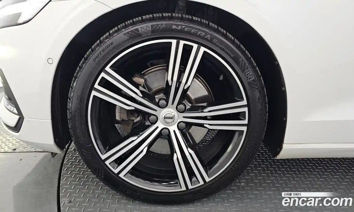 Volvo S60 2021 2.0 автомат (гидро), фото 5