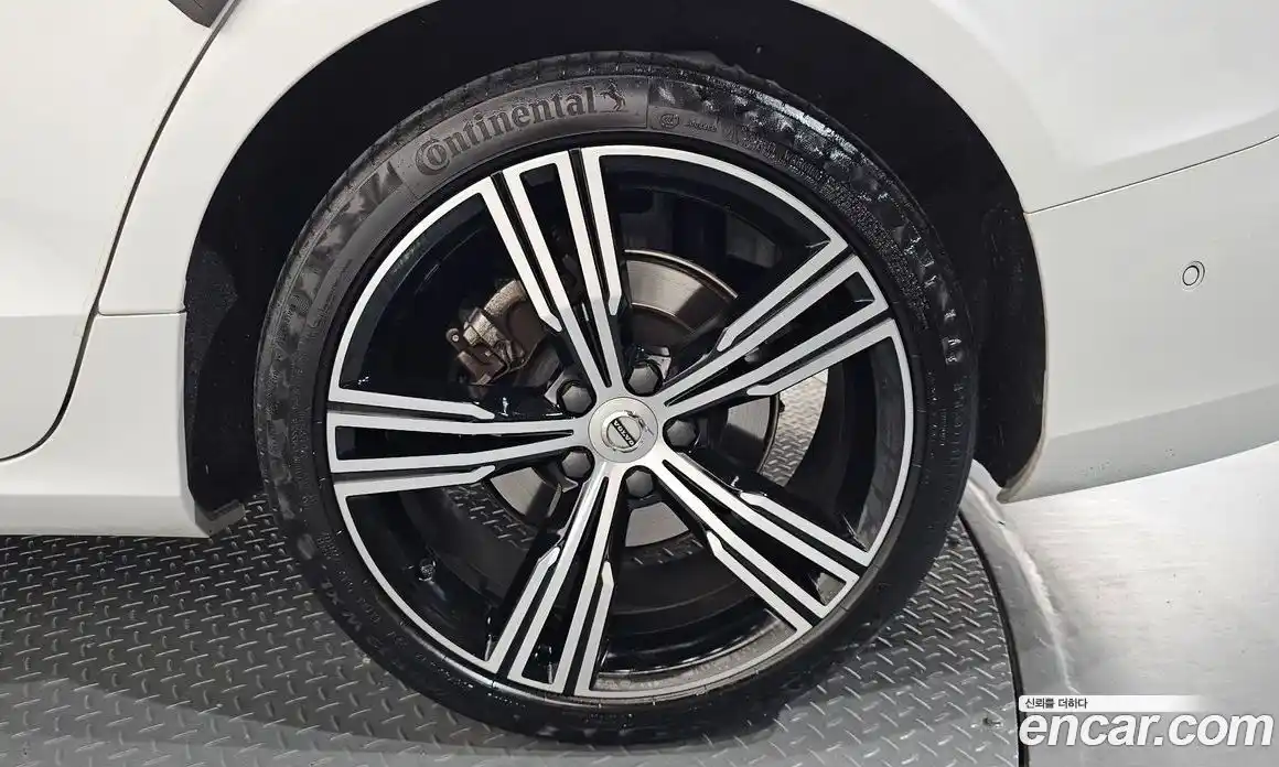Volvo S60 2021 2.0 автомат (гидро), фото 7