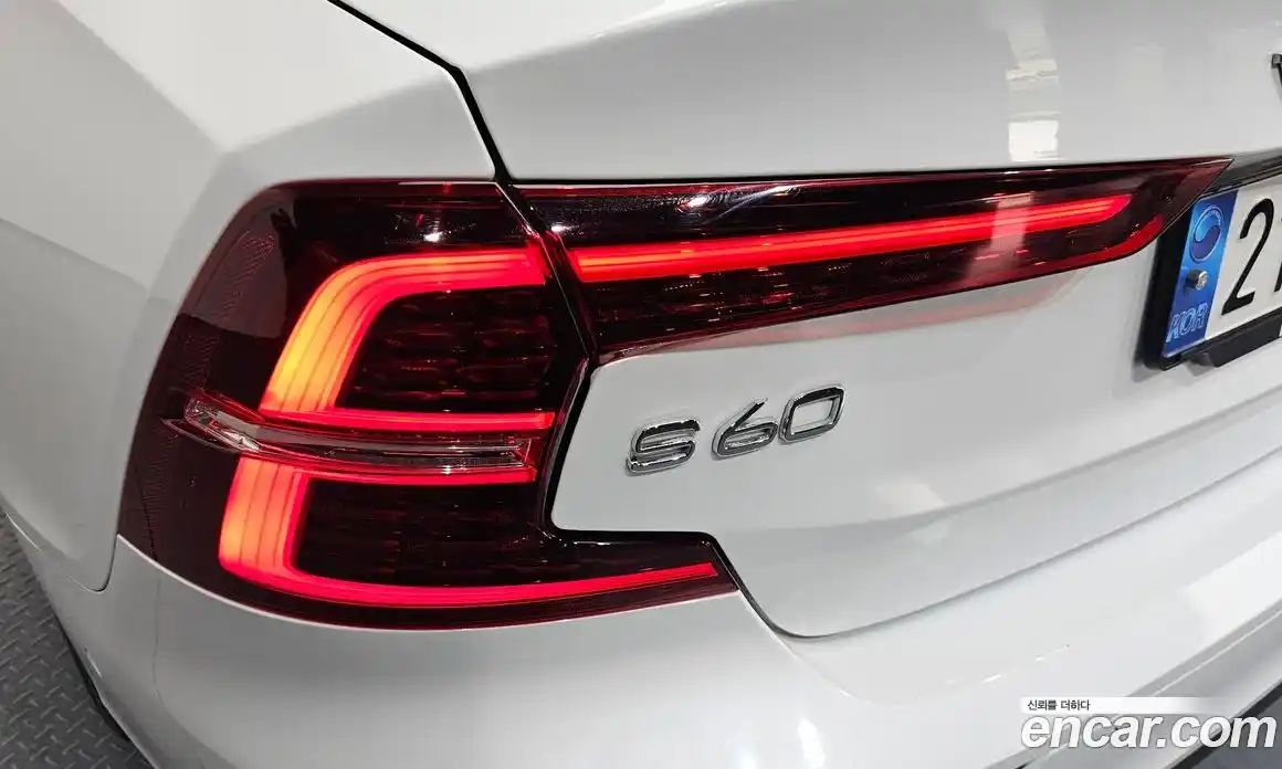 Volvo S60 2021 2.0 автомат (гидро), фото 9