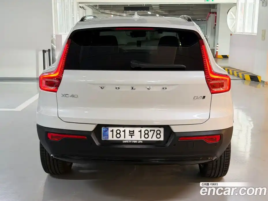 Volvo XC40 2026 2.0 автомат (гидро), фото 4
