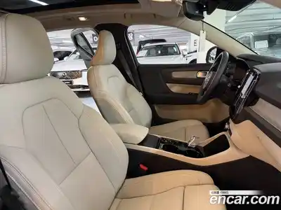 Volvo XC40 2026 2.0 автомат (гидро), миниатюра 10