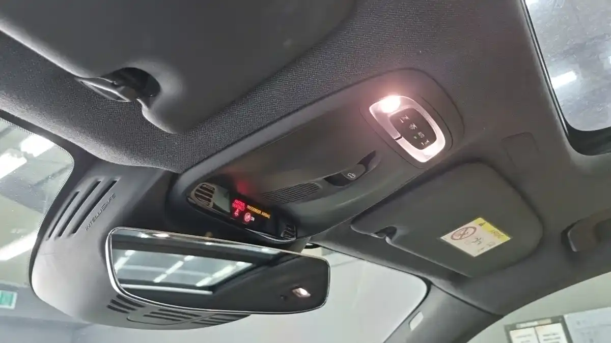Volvo XC40 2021 2.0 автомат (гидро), фото 13