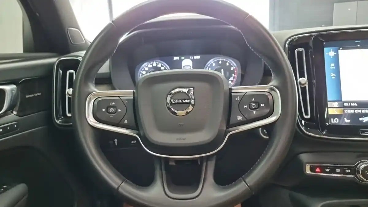 Volvo XC40 2021 2.0 автомат (гидро), фото 14