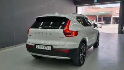 Volvo XC40 2021 2.0 автомат (гидро), миниатюра 2