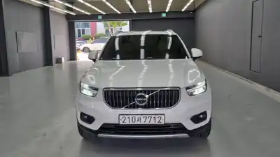 Volvo XC40 2021 2.0 автомат (гидро), миниатюра 3